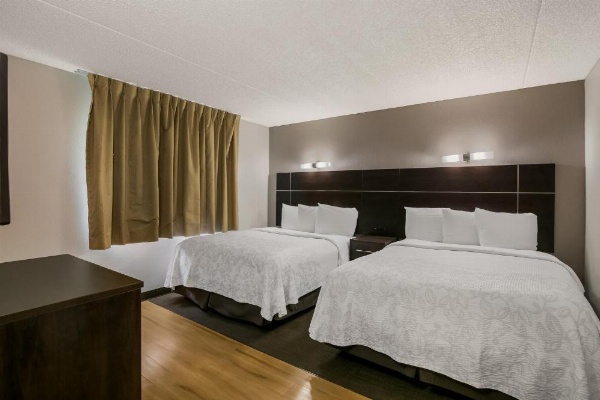 Red Roof PLUS+ & Suites Knoxville West-Cedar Bluff image 14