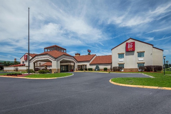 Red Roof PLUS+ & Suites Knoxville West-Cedar Bluff Main image
