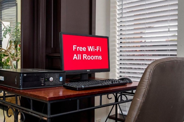 Red Roof PLUS+ & Suites Knoxville West-Cedar Bluff image 24